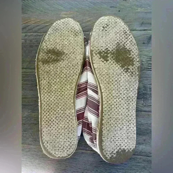TOMS Classic Shiraz Umbrella Stripe Maroon and White Women's Slip On Shoe Size 9 - Picture 4 of 7